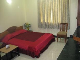 Manas Residency Hotel Mumbai Exterior photo